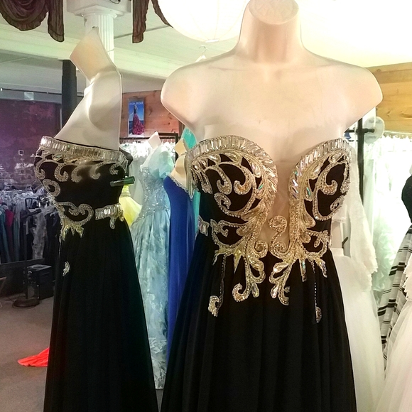 Jonathan Kane Dresses & Skirts - Jonathan Kayne gown